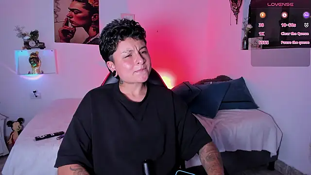 Zury Ramirez online show from 02/13/26, 09:44