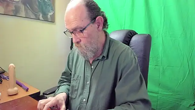 Uncle Hottie online show from 04/15/26, 07:58
