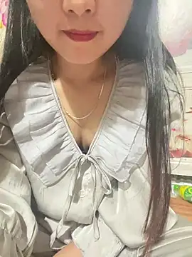 Snapshot of mode-bae chatting on 02/15/26, 02:14 mode-bae online show from 02/15/26, 02:14