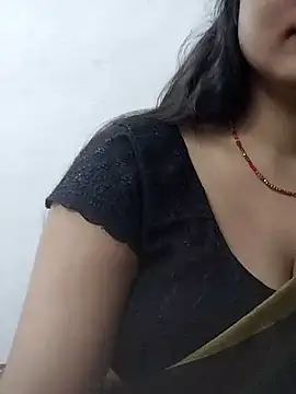 Snapshot of Cute-angle-1 chatting on 02/13/26, 04:36 Cute-angle-1 online show from 02/13/26, 04:36