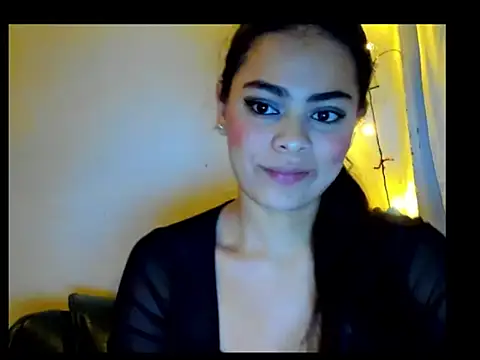 Snapshot of Antonella_Gomez22 chatting on 01/11/26, 06:18 Antonella Gomez22 online show from 01/11/26, 06:18
