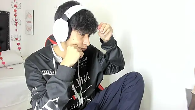 julian xx online show from 02/27/26, 07:36