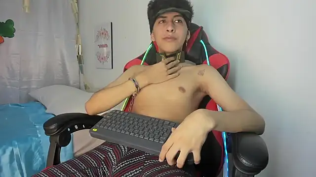 julian xx online show from 04/18/26, 07:18