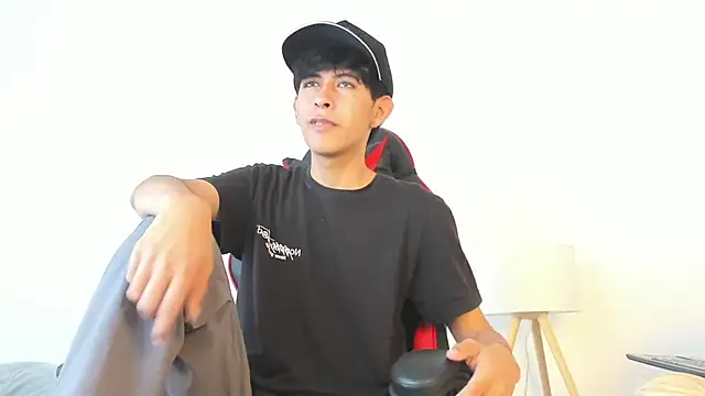 julian xx online show from 05/25/26, 07:09