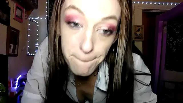 Snapshot of SultryEroticSlut chatting on 02/25/26, 01:04 SultryEroticSlut online show from 02/25/26, 01:04