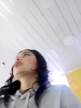 honeyluxe  online show from 02/17/26, 03:58