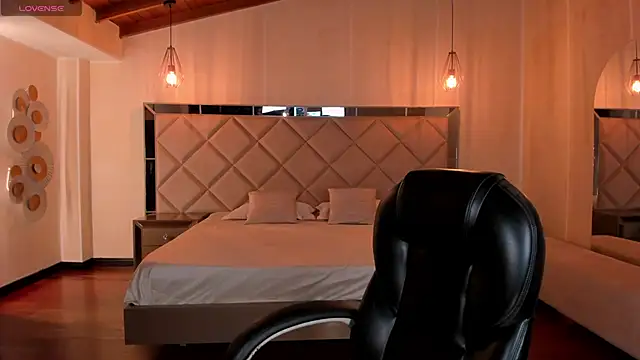 KayraLanne online show from 04/02/26, 03:37