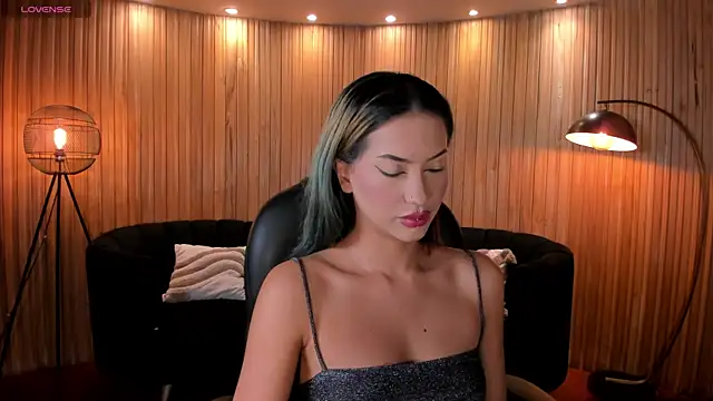 Snapshot of KayraLanne chatting on 05/19/26, 03:46 KayraLanne online show from 05/19/26, 03:46