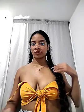 KATALINA SANTANA  online show from 02/18/26, 11:44