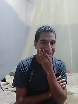 Rodrigohernan19 online show from 05/17/26, 09:17