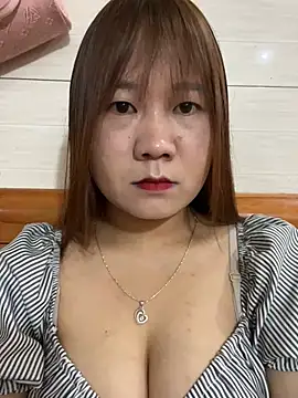 Snapshot of Liness101 chatting on 02/06/26, 02:27 Liness101 online show from 02/06/26, 02:27