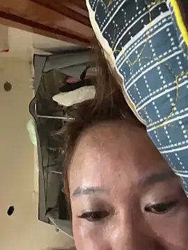 Snapshot of Liness101 chatting on 02/11/26, 04:56 Liness101 online show from 02/11/26, 04:56