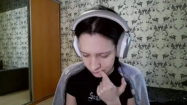 LxayBloom online show from 03/12/26, 06:19