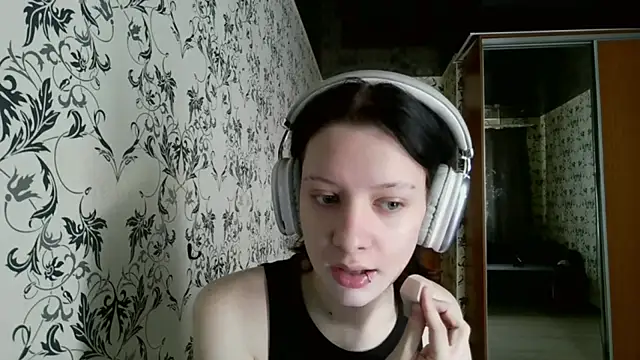 LxayBloom online show from 04/01/26, 06:47