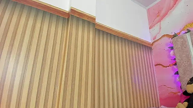 emily velvet   online show from 02/09/26, 06:01