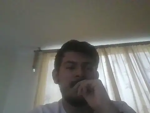 Snapshot of Mateotubbe chatting on 05/17/26, 09:33 Mateotubbe online show from 05/17/26, 09:33