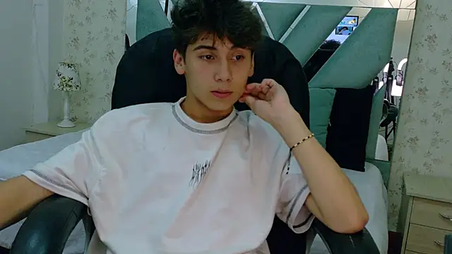 Liam Noxx online show from 02/11/26, 09:20