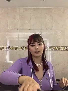 Ela James  online show from 05/02/26, 06:13