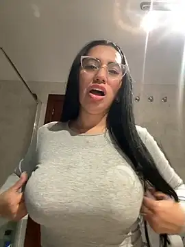 nataliia queen  online show from 04/14/26, 06:58