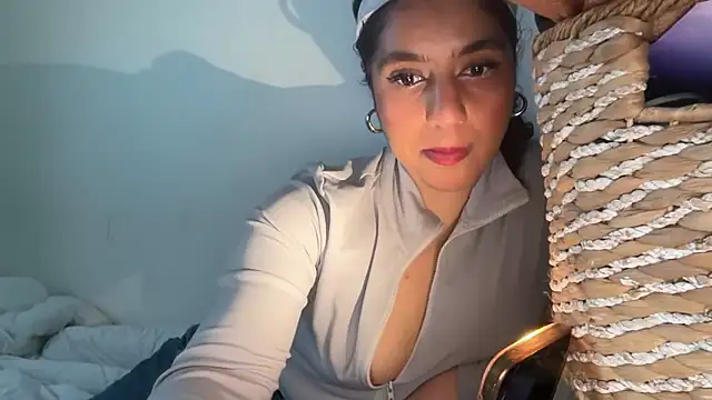 fayfay21xh online show from 01/18/26, 04:33