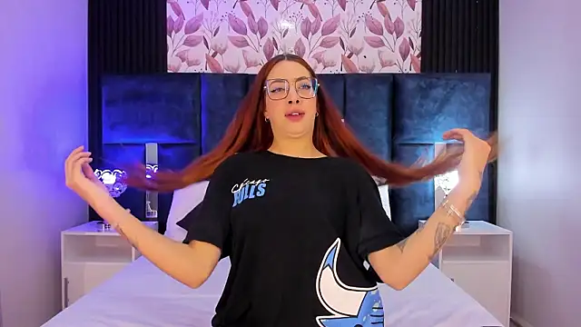 LolaGray   online show from 02/01/26, 03:54