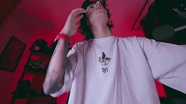 Snapshot of Olliver___y chatting on 01/06/26, 02:48 Olliver y online show from 01/06/26, 02:48