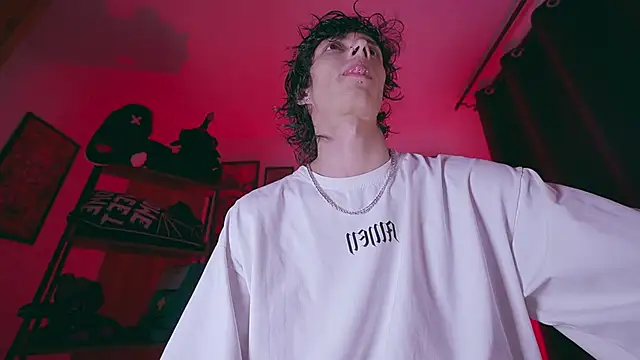 Snapshot of Olliver___y chatting on 01/14/26, 02:39 Olliver y online show from 01/14/26, 02:39