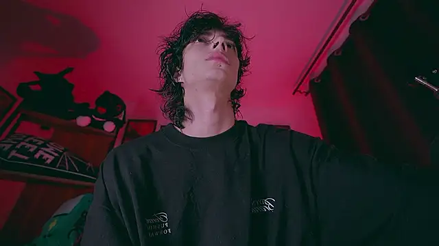 Snapshot of Olliver___y chatting on 02/04/26, 02:28 Olliver y online show from 02/04/26, 02:28