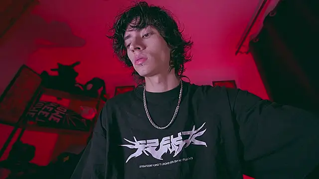 Snapshot of Olliver___y chatting on 02/06/26, 05:12 Olliver y online show from 02/06/26, 05:12