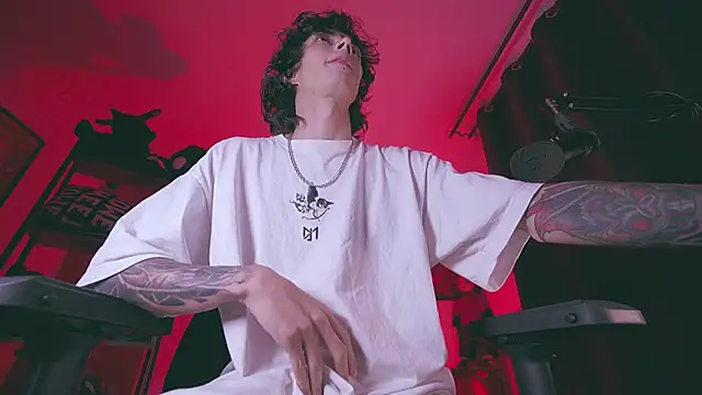 Snapshot of Olliver___y chatting on 02/16/26, 03:02 Olliver y online show from 02/16/26, 03:02