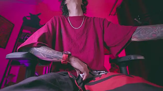 Snapshot of Olliver___y chatting on 02/17/26, 01:35 Olliver y online show from 02/17/26, 01:35