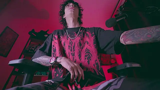 Snapshot of Olliver___y chatting on 03/02/26, 03:52 Olliver y online show from 03/02/26, 03:52