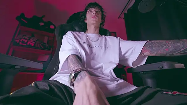 Snapshot of Olliver___y chatting on 03/03/26, 12:50 Olliver y online show from 03/03/26, 12:50