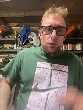 Snapshot of WIDBIGWHITECOCK chatting on 07/31/26, 05:29 WIDBIGWHITECOCK online show from 07/31/26, 05:29