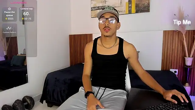 Julian Dark  online show from 02/06/26, 04:28