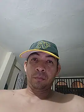Snapshot of paladito01 chatting on 05/05/26, 04:09 paladito01 online show from 05/05/26, 04:09