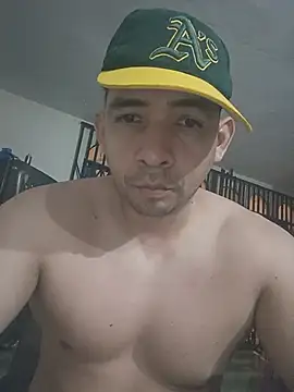 Snapshot of paladito01 chatting on 05/16/26, 04:42 paladito01 online show from 05/16/26, 04:42