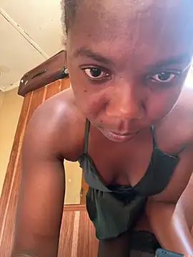 Chomi2014 online show from 04/17/26, 12:30