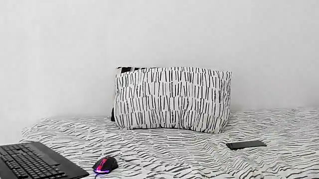 Snapshot of nictah chatting on 01/17/26, 09:36 nictah online show from 01/17/26, 09:36