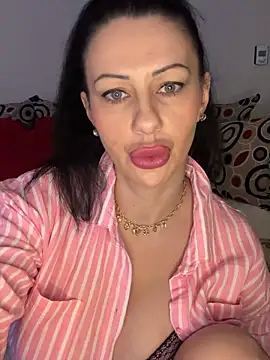 IRISWHITE17 online show from 03/27/26, 06:19