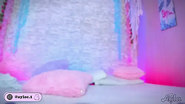 ayla lux online show from 03/30/26, 04:46