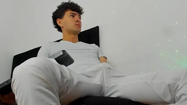 camilo model online show from 02/25/26, 11:53