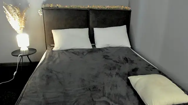 SkinyJoys online show from 02/03/26, 06:22