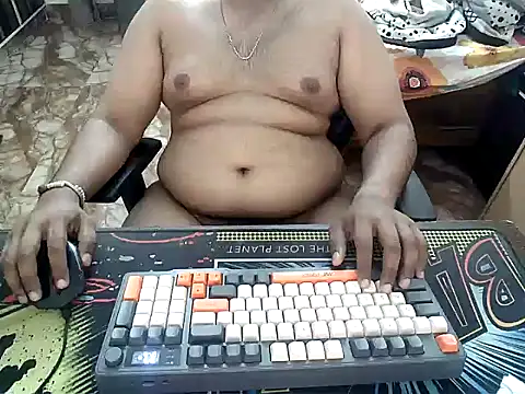 maxi23932 online show from 04/21/26, 10:21