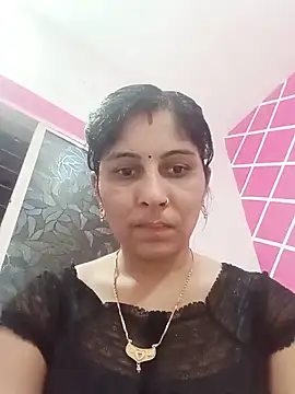Snapshot of Hot_ree85 chatting on 05/15/26, 01:07 Hot ree85 online show from 05/15/26, 01:07