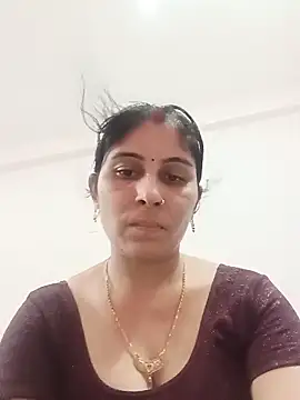 Snapshot of Hot_ree85 chatting on 05/20/26, 05:30 Hot ree85 online show from 05/20/26, 05:30