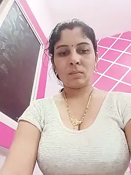 Snapshot of Hot_ree85 chatting on 06/05/26, 01:56 Hot ree85 online show from 06/05/26, 01:56