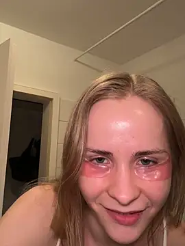 Sunny Eve online show from 04/05/26, 07:33