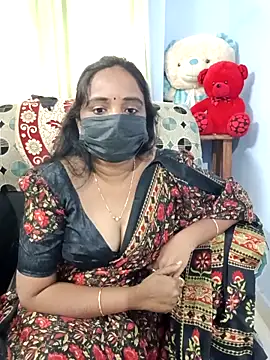 Tinarosy13 online show from 02/09/26, 09:35