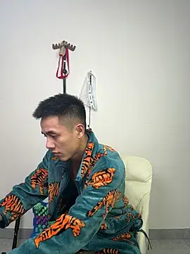 Snapshot of TOYOTA-01 chatting on 02/06/26, 01:14 TOYOTA-01 online show from 02/06/26, 01:14